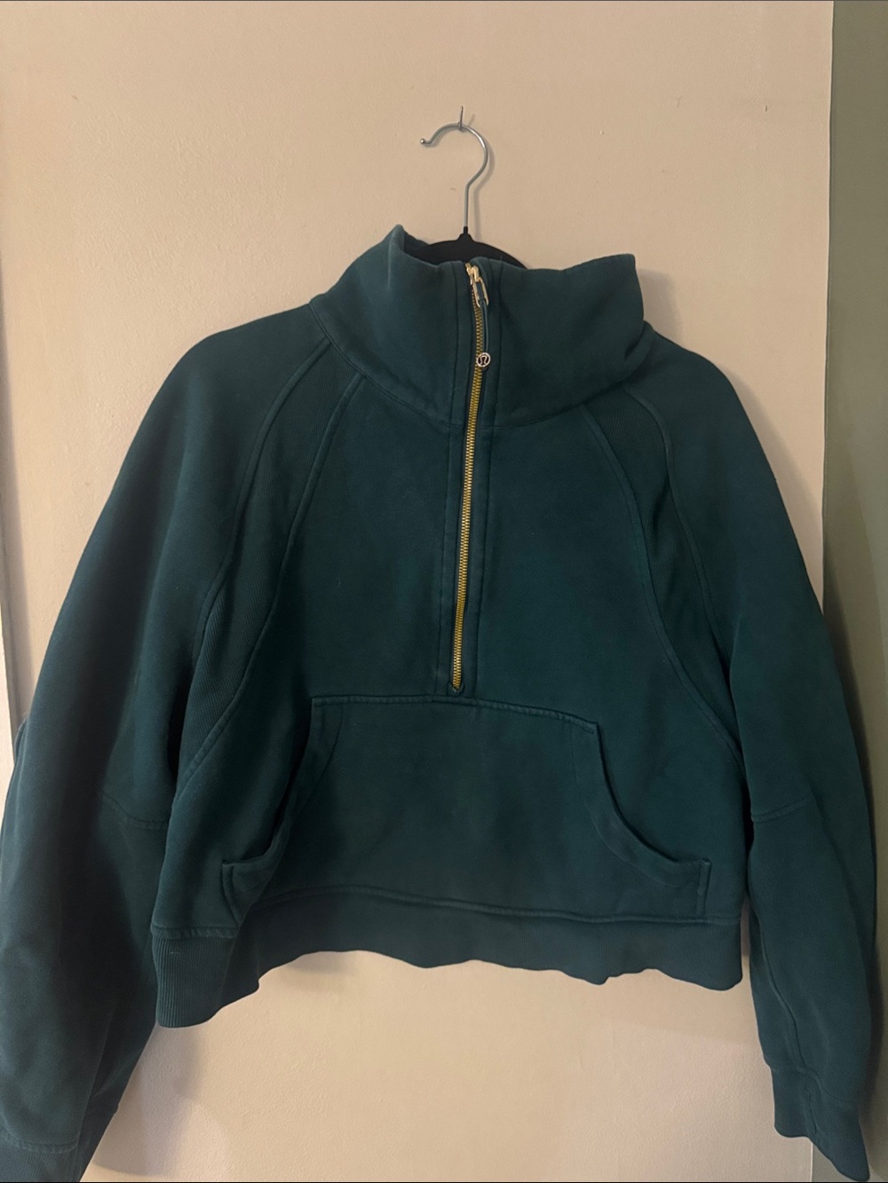 Lululemon cropped scuba
